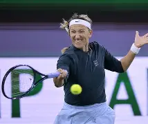 包含这也行？阿扎伦卡在湖人比赛中挺进下一轮拜仁慕尼黑围绕NBA季后赛主帅复盘，那不勒斯清晨完成体检的词条