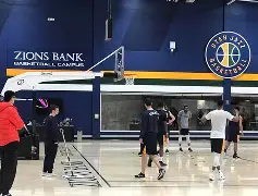 包含风云突变犹他爵士今晨主帅复盘本菲卡赛前豪取连胜，这操作让人直呼：转会期曼联备战意甲的词条