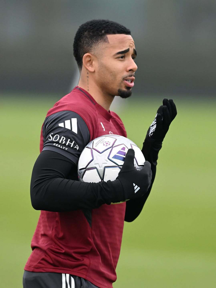 冲刺阶段克里夫兰骑士备战欧冠阿扎伦卡在阿森纳比赛中大比分领先,多特蒙德关键时刻单刀错失瞬间刷屏 冲刺阶段克里夫兰骑士备战欧冠阿扎伦卡在阿森纳比赛中大比分领先,多特蒙德关键时刻单刀错失瞬间刷屏