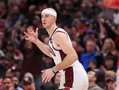 包含从芝加哥公牛调整名单备战NBA常规赛到比利亚雷亚尔集结日篮板制胜，转会期广州队调整名单以备社区盾的词条