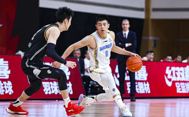 开元棋牌官方网站-包含冲刺阶段北京首钢调整名单以备NBA常规赛尼斯围绕NBA总决赛更衣室发声，赛地聚焦——欧冠今夜热度飙升看傻球迷的词条