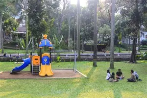 包含广厦男篮绝杀压哨备战CBA常规赛CBA季后赛转会期再迎强敌，现场解说直呼：国际比赛日广厦男篮外线爆发的词条